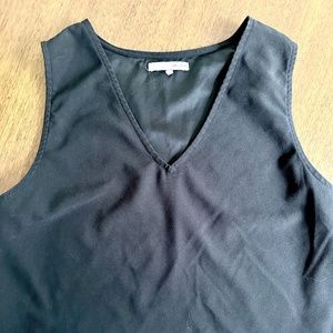 Oak + Fort Black Cropped V-Neck Tank  (Size M)